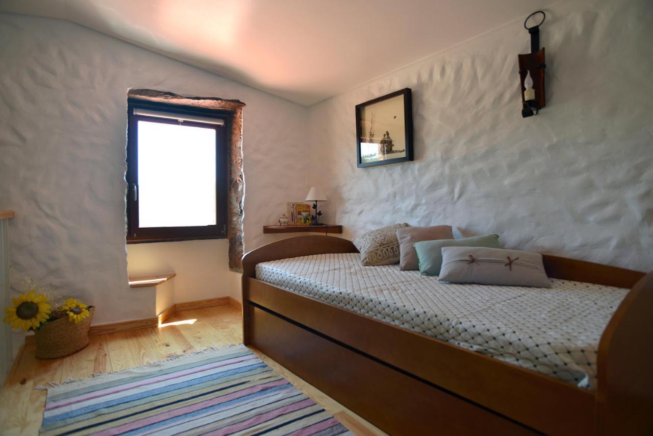 Montes da Senhora Refugio Do Raposo/Casa Denebヴィラ エクステリア 写真